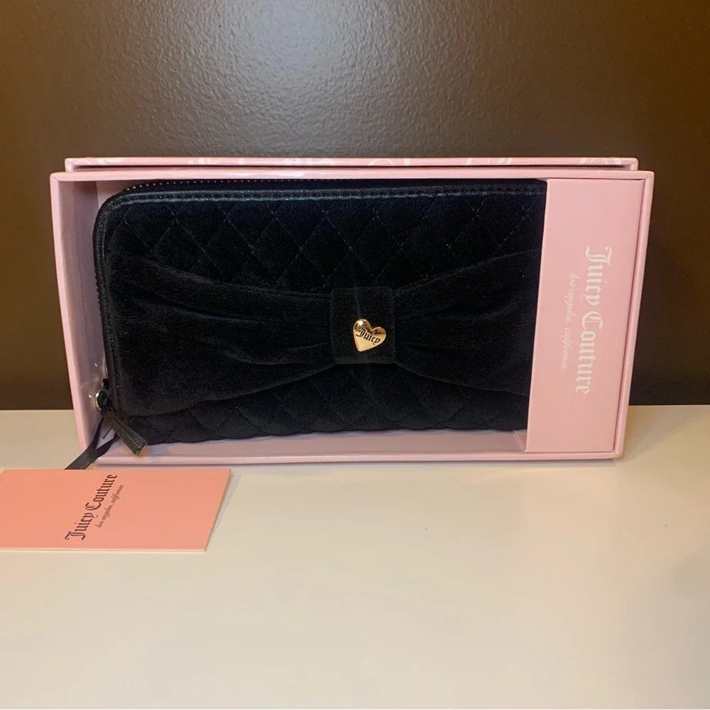 NWT Juicy Couture Tied With a Bow Large Zip Around Wallet